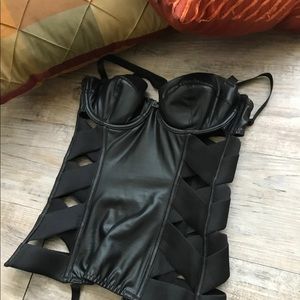 Triple sexy corset like top! ⚜️